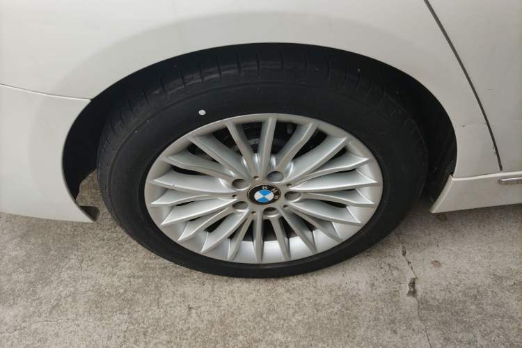 Used BMW 3 Series 2014 320Li Luxury Design Package
