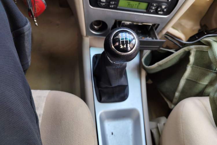 Used FAW Xiali 2008 N3+ 1.0L Sedan Gear Lever