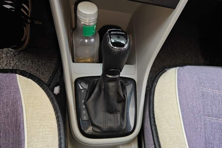 Used Skoda Rapid 2015 1.6L Automatic Smart Selection Model
