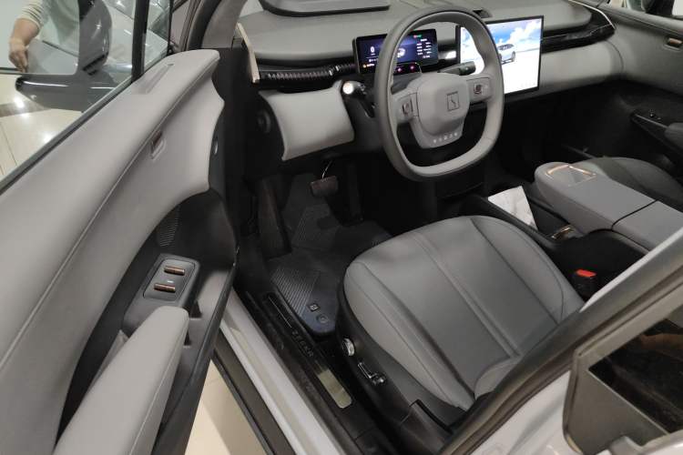 Used Zeekr X 2025 5-Seater Four-Wheel Drive Sport Version
