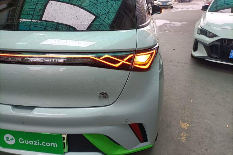 Used BYD Dolphin 2021 405 km Fashion Edition
