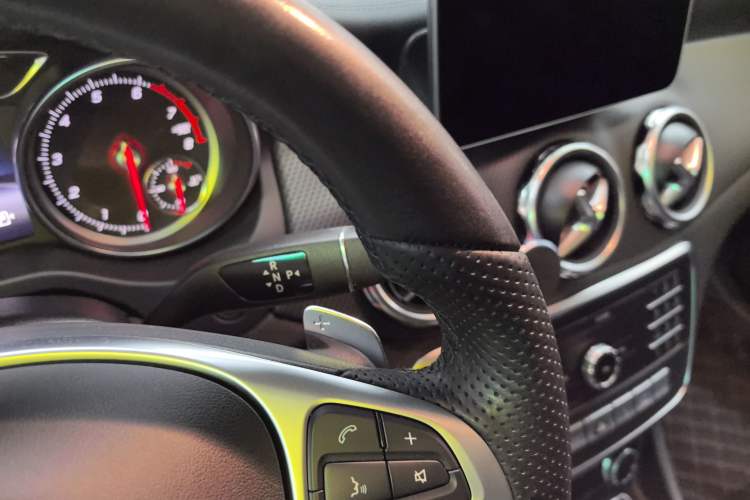 Used Mercedes-Benz GLA 2019 GLA 200 Fashion Model Gear Lever