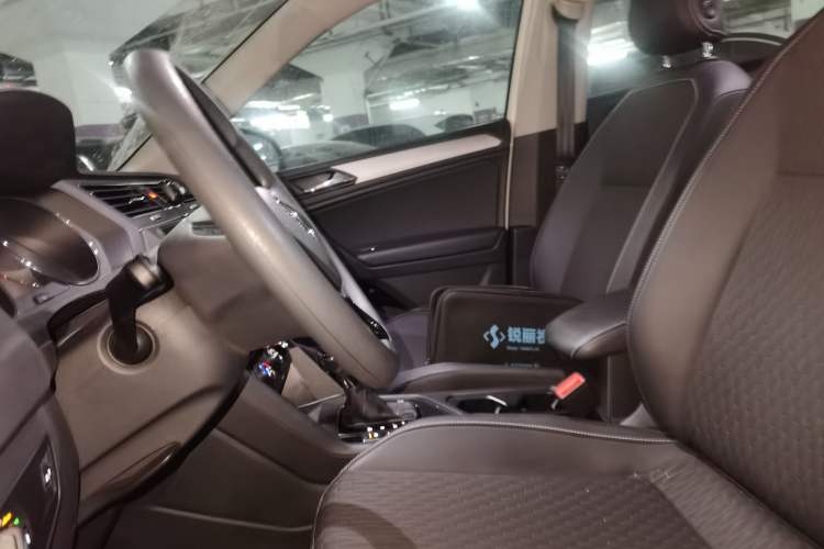 Used Volkswagen Tiguan L 2020 330TSI Automatic Two-Wheel Drive Luxury Edition China VI Standard