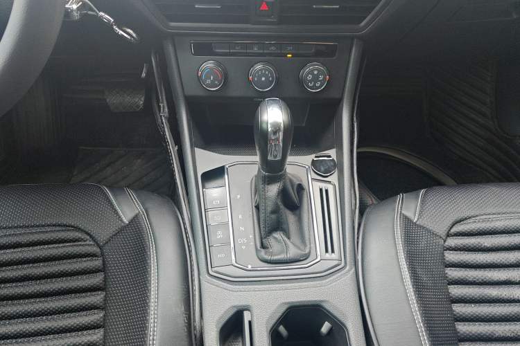 Used Volkswagen Lavida 2021 280TSI DSG Comfort Edition Gear Lever