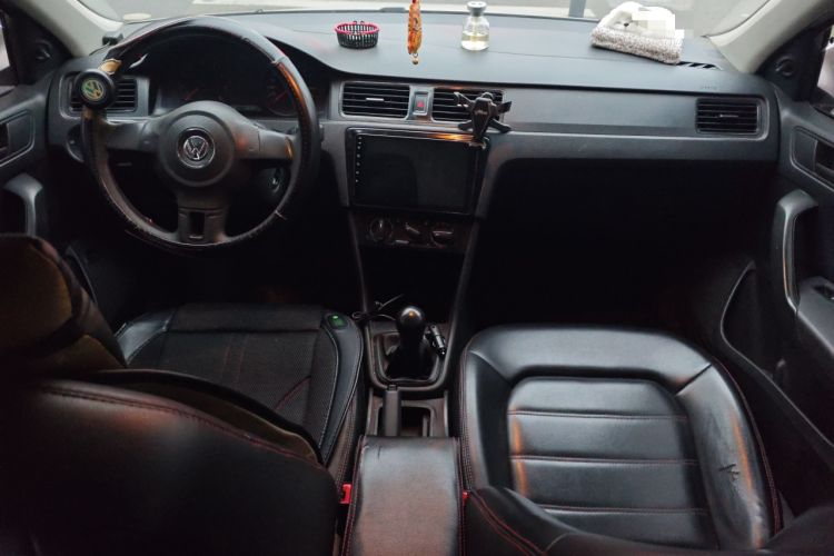 Used Volkswagen Santana 2013 1.6L Manual Fashion Edition
