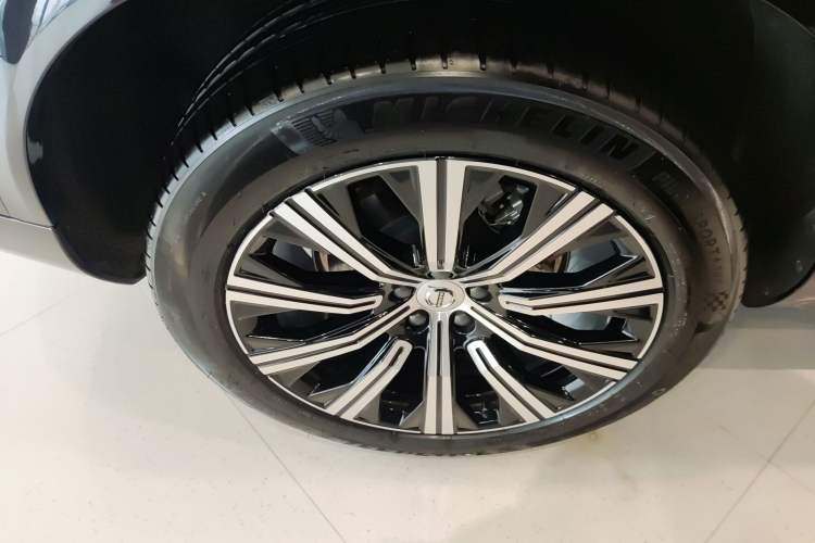 Used Volvo XC90 2024 B5 SmartDrive Luxury Edition 5 Seats