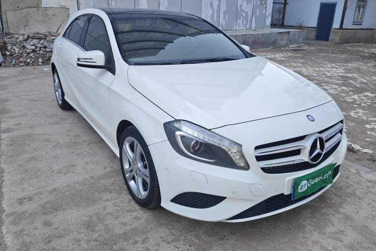 Used Mercedes-Benz A-Class 2015 A 180 Front Right 45 Deg