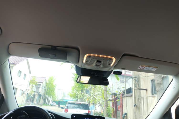 Used Mercedes-Benz V-Class 2021 V 260 Avantgarde Edition Headliner