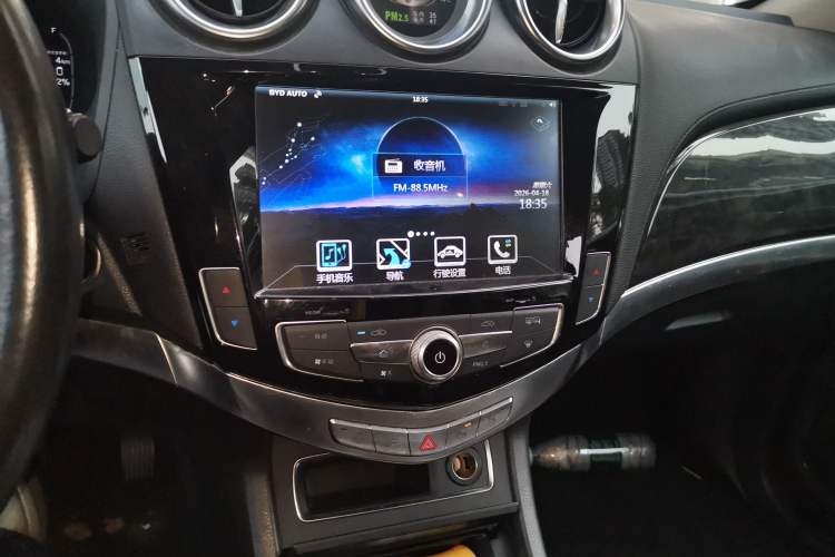 Used BYD Tang New Energy 2015 2.0T Four-Wheel-Drive Flagship Model
