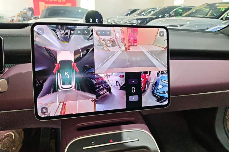 Used Nio ET5T 2025 75 kWh Touring Audio And AC Panel