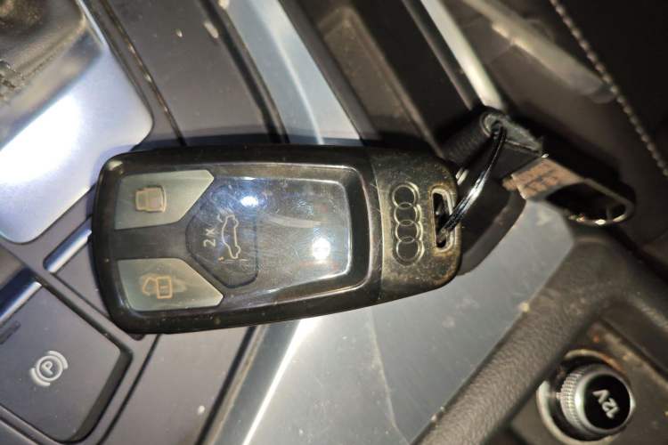 Used Audi A4L 2023 40 TFSI Fashion Dynamic Model
