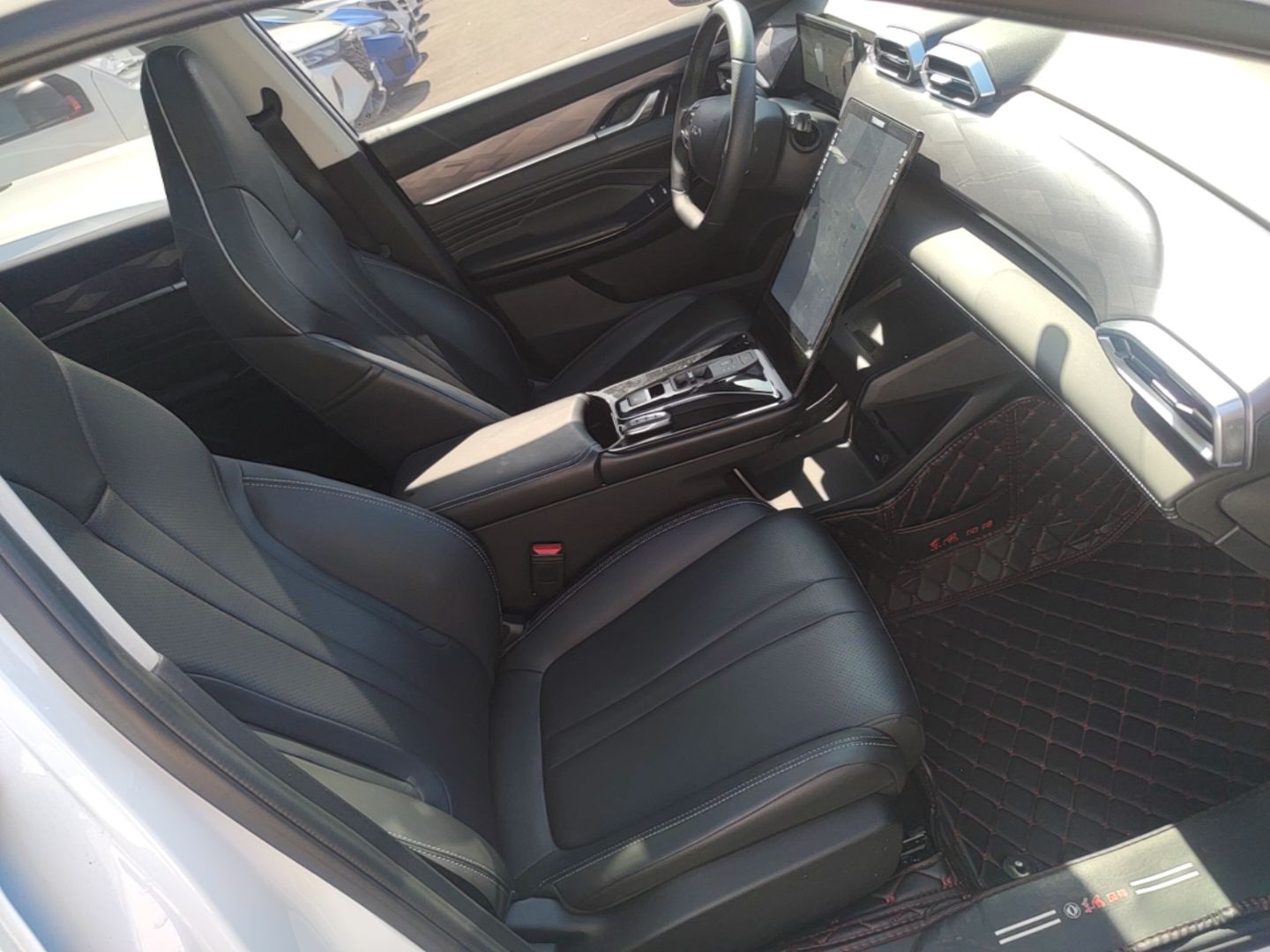 Dongfeng Aeolus Mage 2023 1.5T Luxury Edition — снимка 19