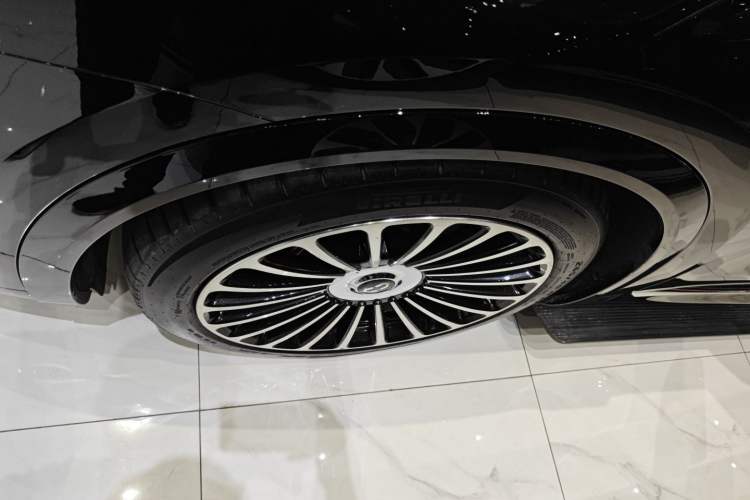 Used Hima AITO M8 2025 Extended-Range Ultra Version 53.4 kWh 6-Seater Edition Left Front Wheel Hub