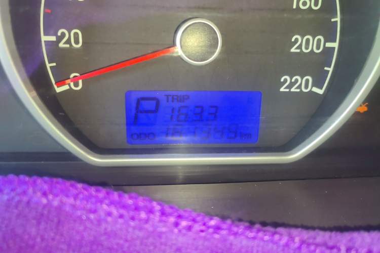 Used Hyundai Celesta 2010 1.6L AT GLS Odometer Close Up