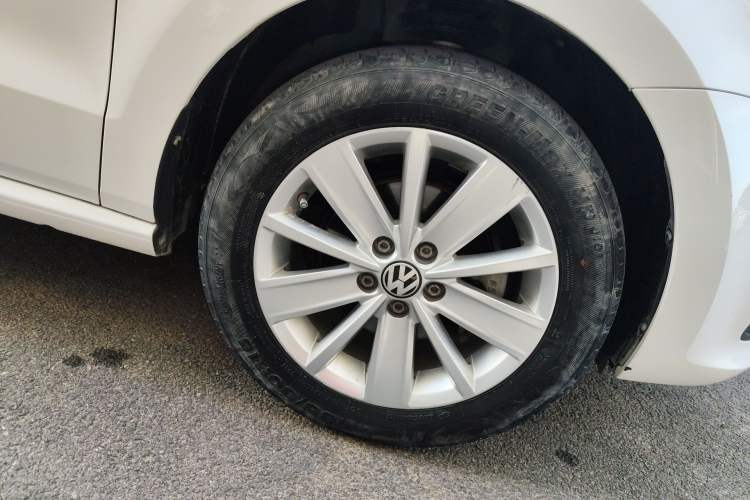 Used Volkswagen Polo 2016 1.6L Automatic Comfort Model
