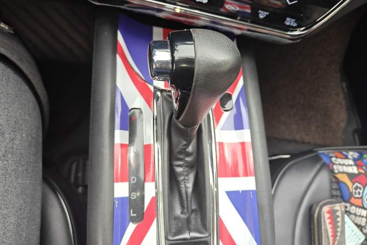 Used Honda Vezel 2015 1.8L CVT 2WD Luxury Model
