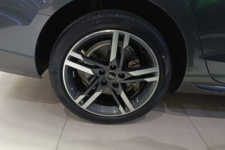 Used Audi A4L 2022 40 TFSI Fashion Dynamic Model Right Rear Wheel Hub