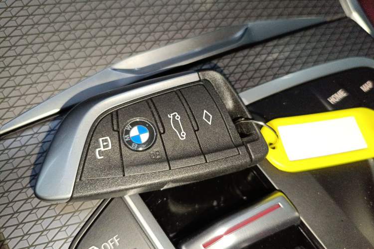 Used BMW 3 Series 2025 330Li M Sport Shadowline Package Vehicle Key