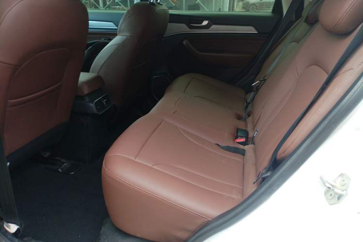 Used Haval H6 2021 Sport Edition 1.5T Manual Elite Smart Connectivity Model with Hexagonal Grille Left Rear Seat