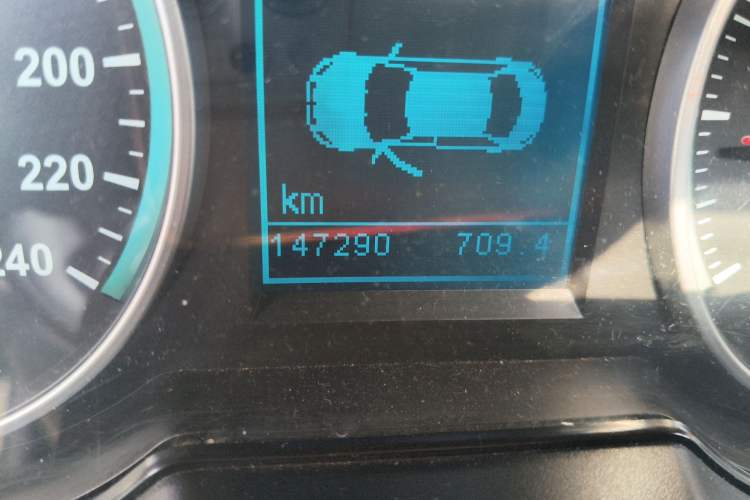 Used Brilliance H530 2011 1.6L Manual Luxury Model Odometer Close Up