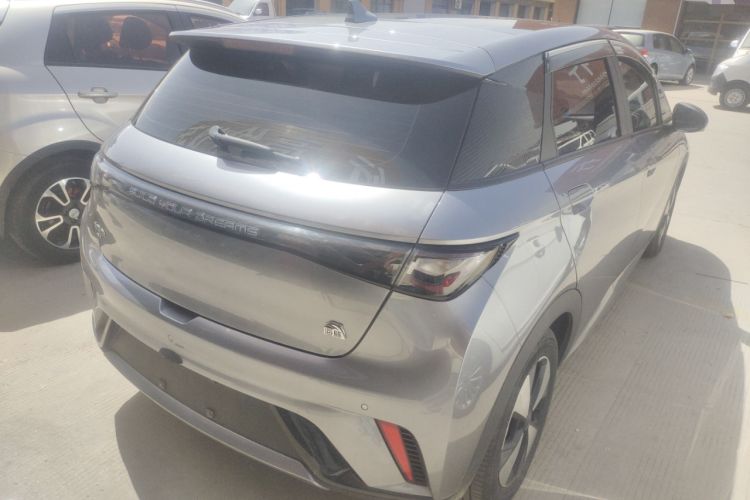 Used BYD Dolphin 2023 420 km Fashion Edition
