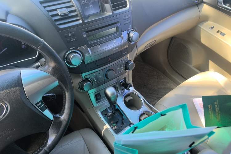 Used Toyota Highlander 2012 2.7L Two-Wheel Drive 5-Seater Sport Edition
