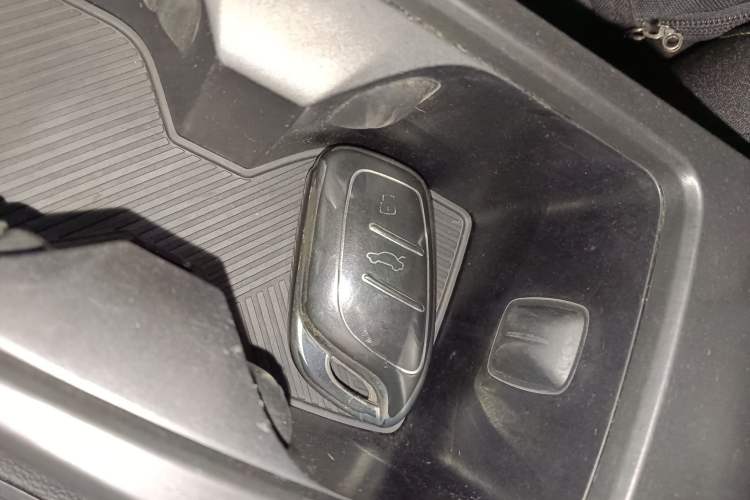 Used Roewe i5 2021 1.5L Manual Platinum Edition
