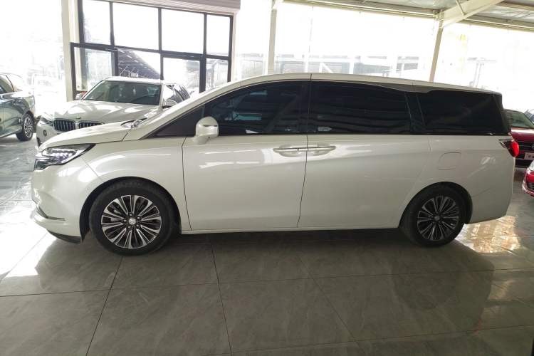 Used Buick GL8 2022 ES Land Cruiser 653T Luxury Model
