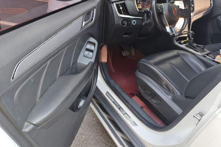 Used Roewe RX5 2016 20T Two-Wheel Drive Automatic Internet Smart Edition Driver Seat