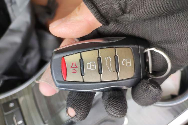 Used Haval H8 2015 2.0T Four-Wheel Drive Luxury Model