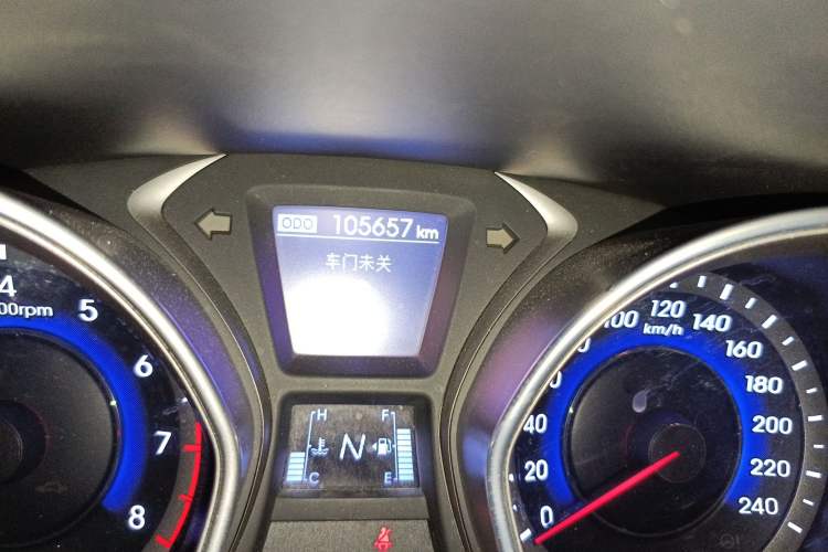 Used Hyundai Elantra (5th Generation / Langdong) 2015 1.6L Automatic Leading Model Odometer Close Up