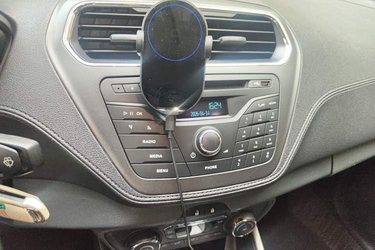 Used Ford Escort 2015 1.5L Automatic Fashion Model Audio And AC Panel