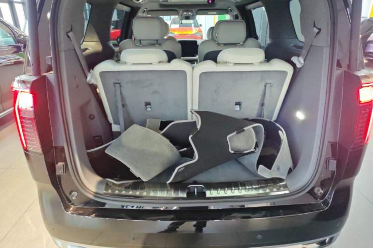 Used Zeekr 009 2024 Six-Seat Executive Version 4WD 108 kWh Trunk