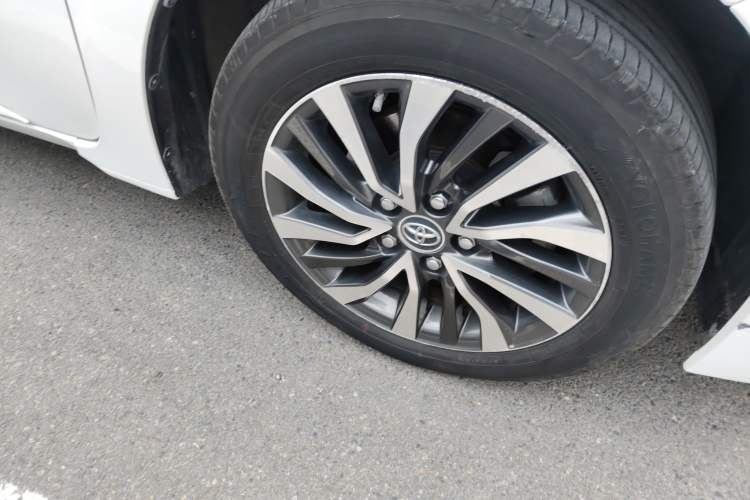 Used Toyota Corolla 2018 Dual-Engine 1.8L E-CVT Smart Edition