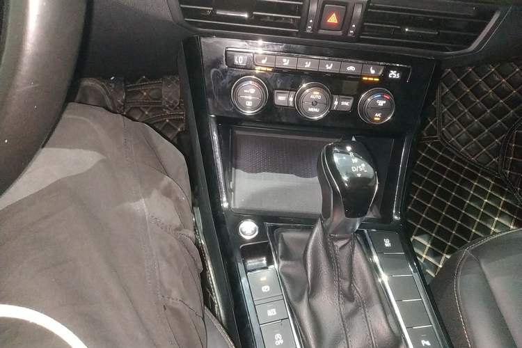 Used Volkswagen Passat 2019 330TSI Elite Edition China VI