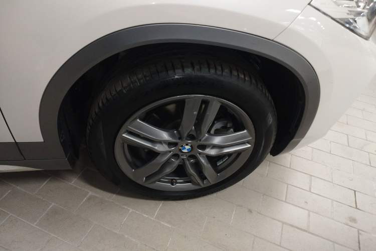Used BMW X2 2021 sDrive25i Leading Model M Off-Road Package Right Rear Wheel Hub