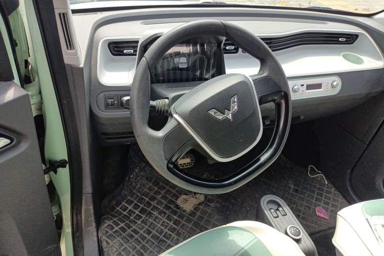 Used Wuling Hongguang MINIEV 2021 Macaron Fashion Model Lithium Iron Phosphate