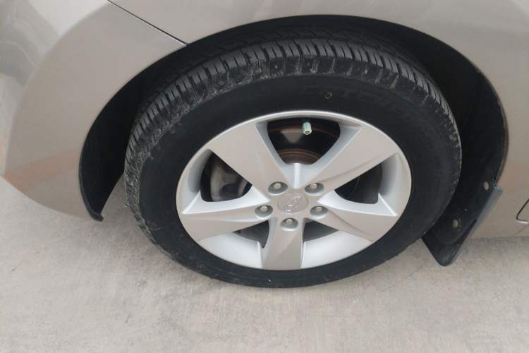 Used Hyundai Elantra (5th Generation / Langdong) 2012 1.6L Manual Leading Model