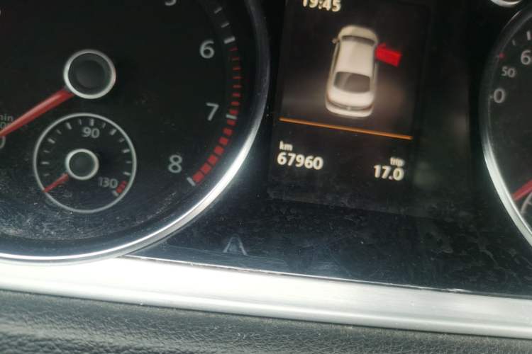 Used Volkswagen FAW-Volkswagen CC 2016 1.8TSI Luxury Model Instrument Cluster