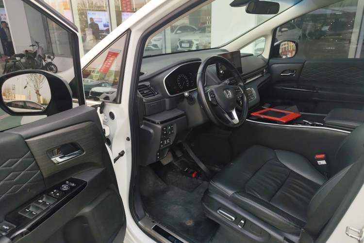 Used Honda Elysion 2022 2.0L eHEV Luxury Edition Driver Seat