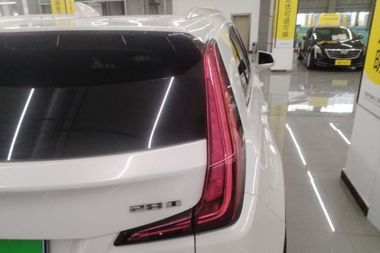 Used Cadillac XT4 2018 28T Two-Wheel Drive Leading Version