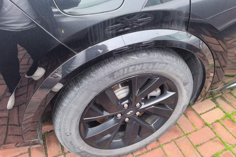 Used Li Auto L8 2023 Pro Model Right Rear Wheel Hub