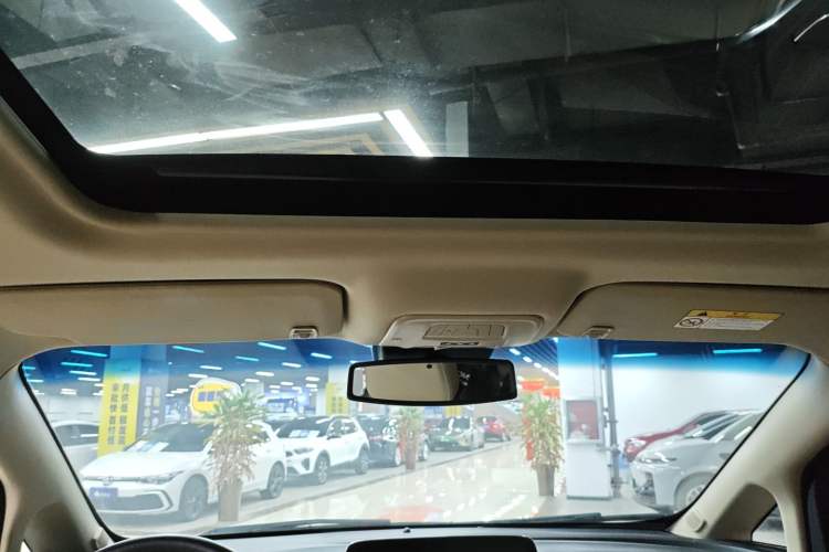 Used Buick GL8 2023 Land Executive Class 652T Luxury Model