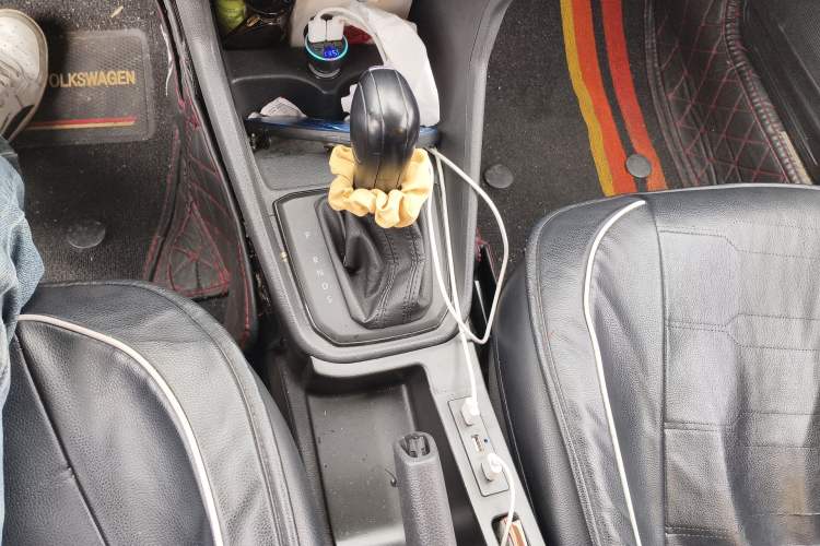 Used Volkswagen Santana 2016 1.6L Automatic Fashion Edition Gear Lever