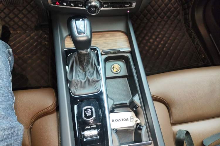 Used Volvo XC60 2021 T5 4x4 Smart Luxury Edition