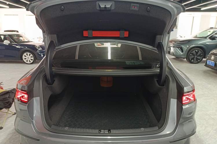 Used BYD Han 2022 EV Genesis Edition 715 km Front-Wheel-Drive Flagship Model Trunk