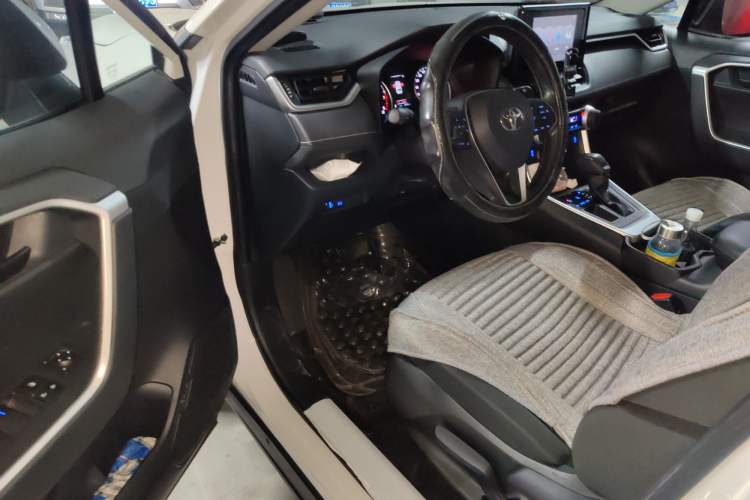 Used Toyota RAV4 2021 2.0L CVT Two-Wheel Drive Urban Edition
