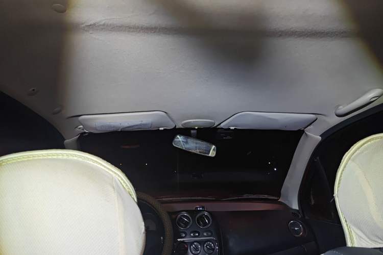 Used Baojun Lechi 2012 Revised Version 1.2L Manual Sporty Fashion Edition Headliner