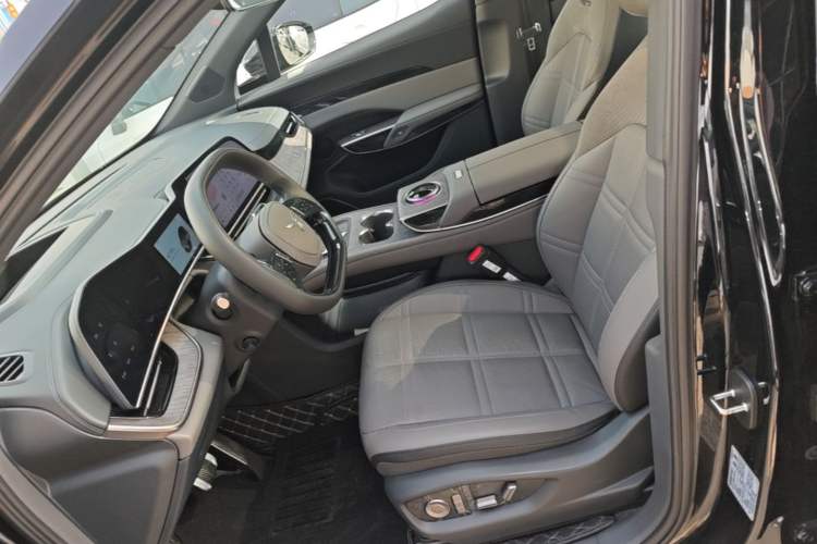 Used Hongqi Tiangong 08 2025 680 All-Wheel Drive Smart Selection Edition
