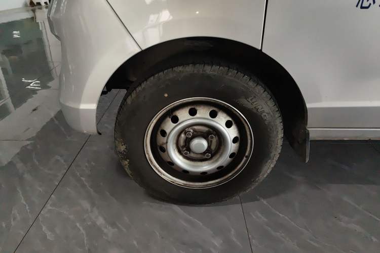 Used Wuling Rongguang S 2023 1.5L Basic Enclosed-Window Vehicle 2 Seats
